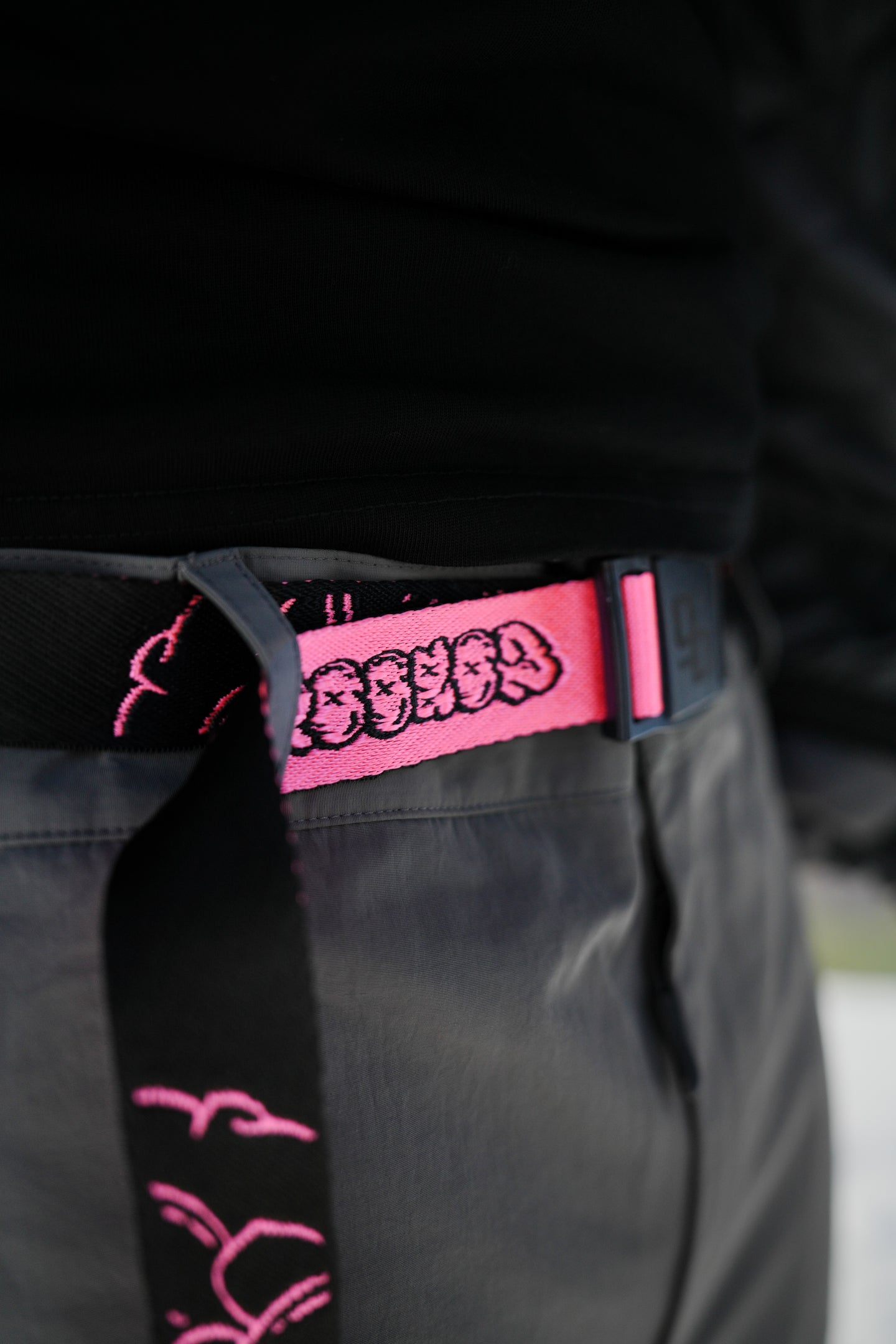 Graffiti Magnetic Belt - Black and Pink