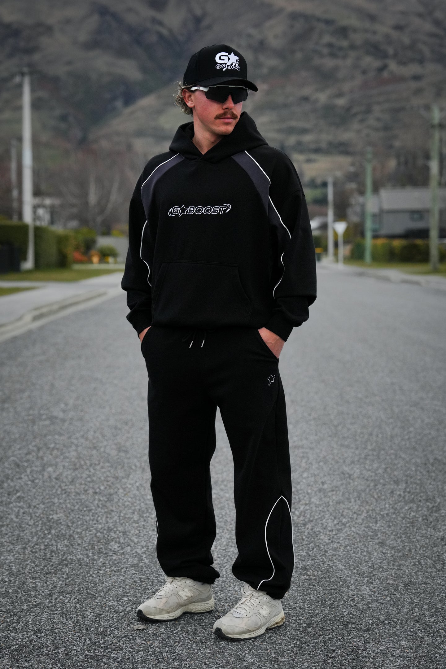 Core Line Hoodie - Black