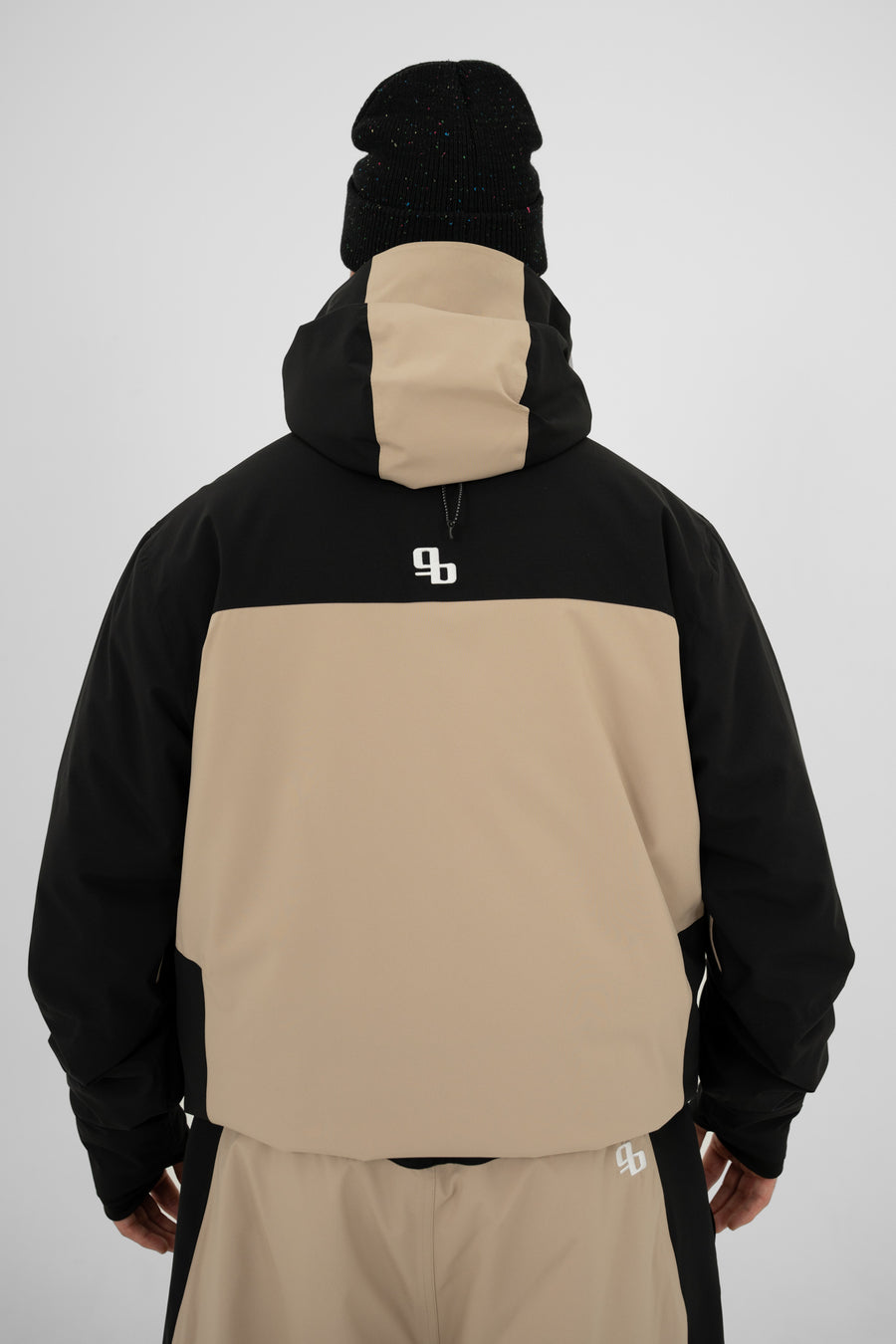 Signature Insulated Jacket – Beige/Black