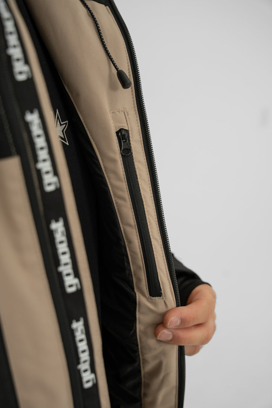 Signature Insulated Jacket – Beige/Black