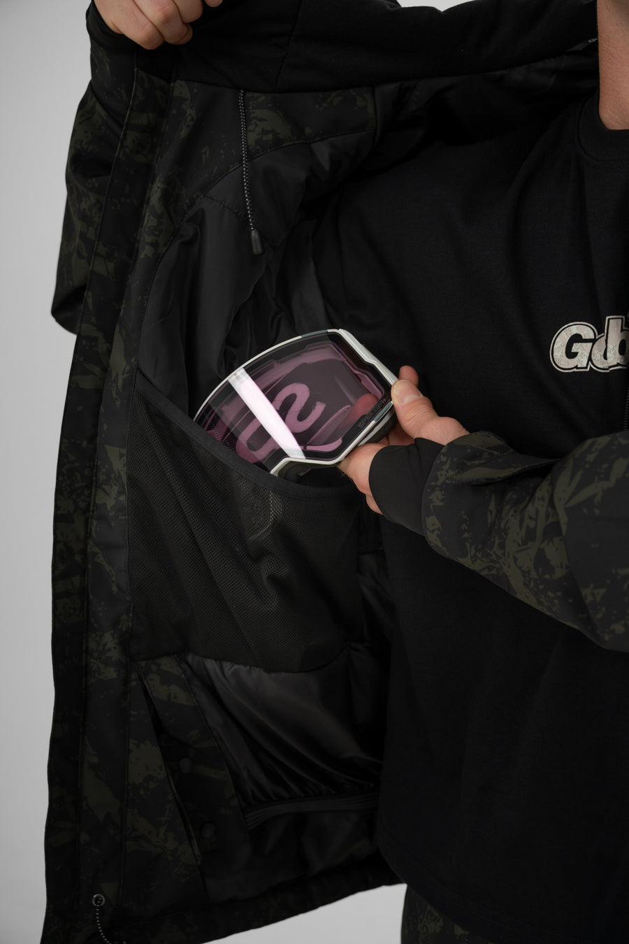 Signature Insulated Jacket – Dark Camo
