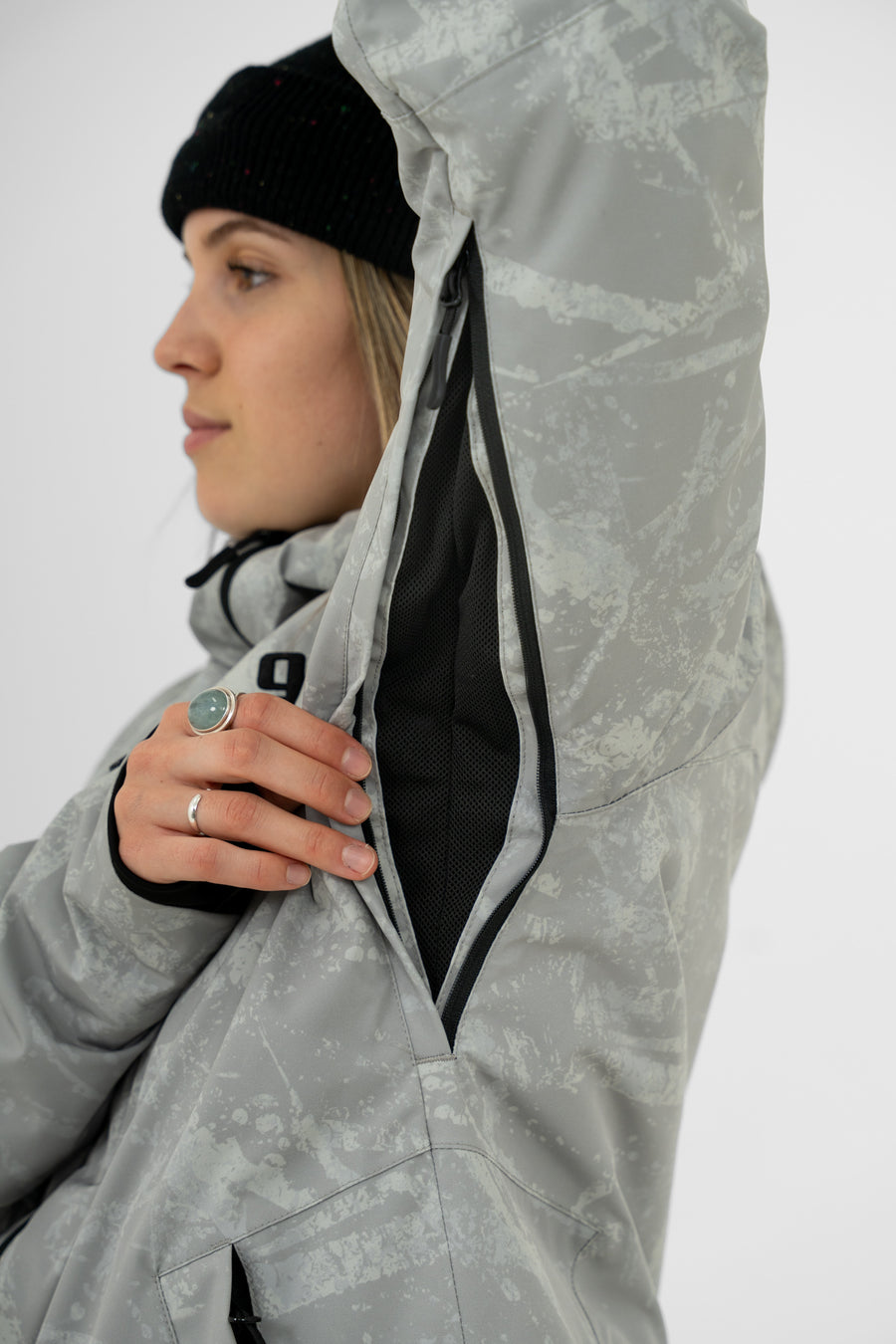 Signature Insulated Jacket – Light Camo