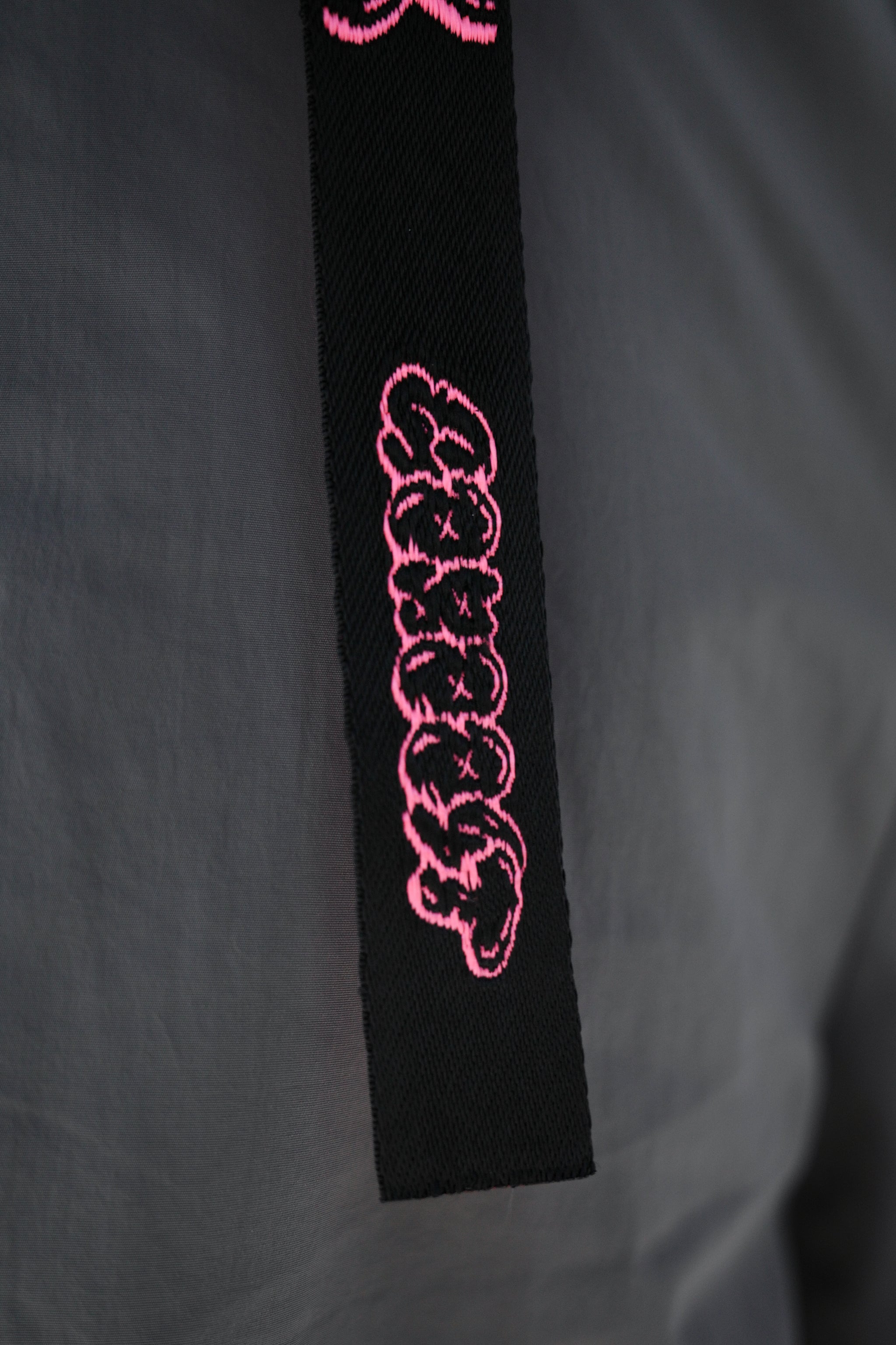 Graffiti Magnetic Belt - Black and Pink