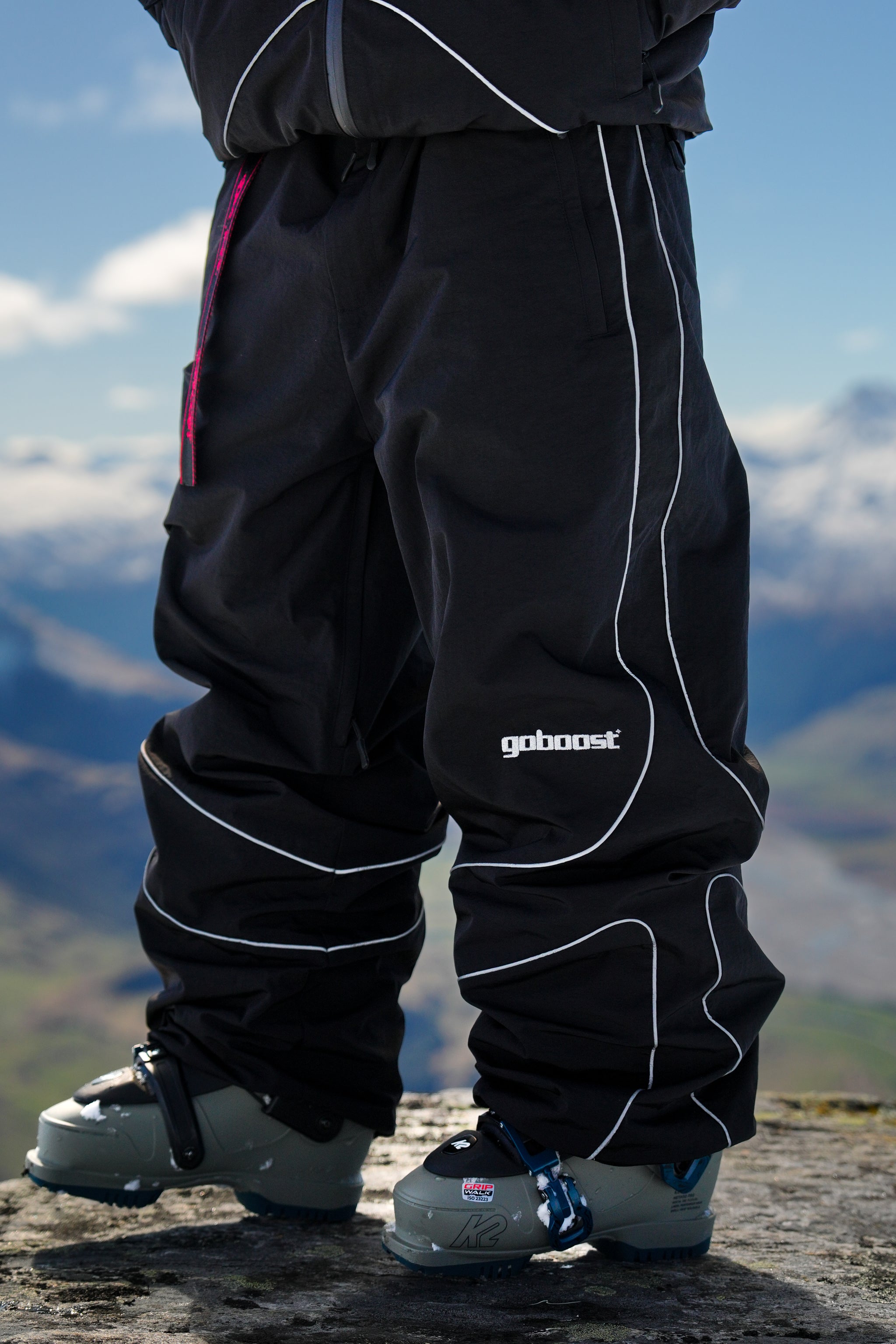OneSerie Snowpants V2 – Black Reflective
