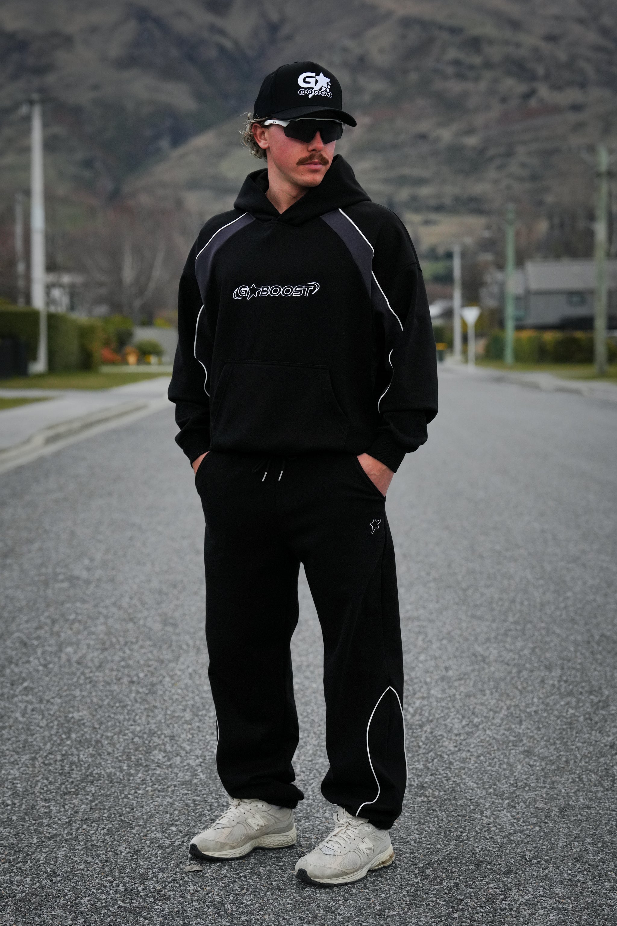 Core Line Hoodie - Black