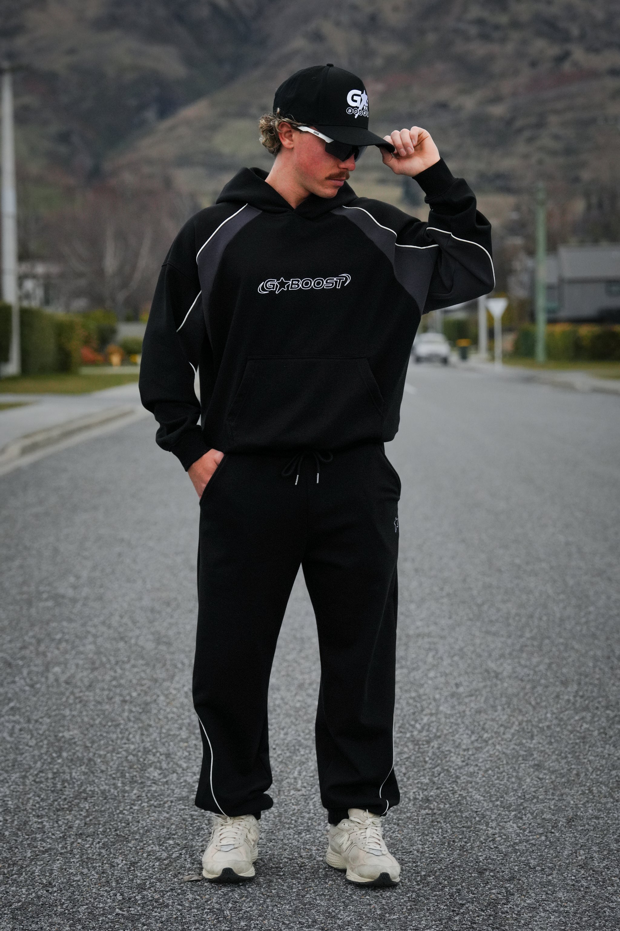Core Line Hoodie - Black