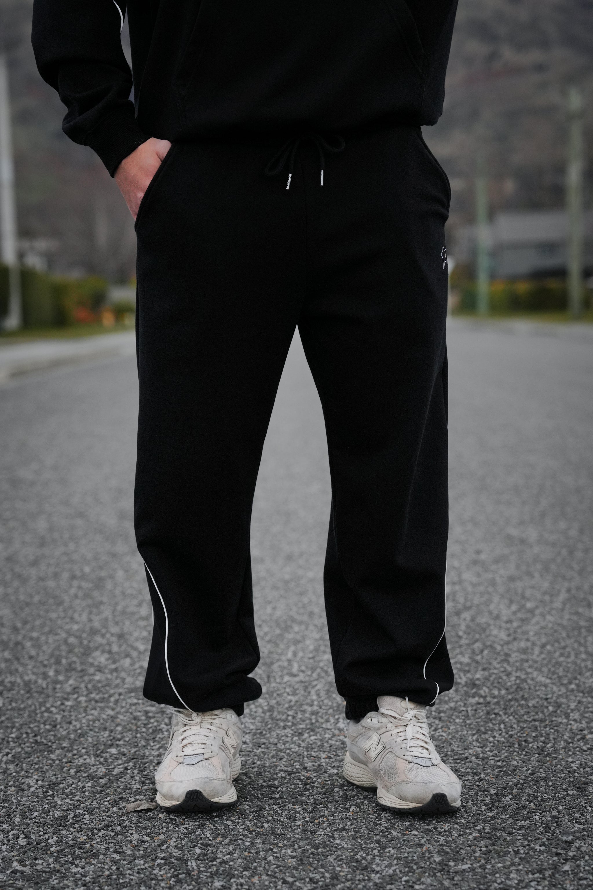 Core Line Jogger - Black