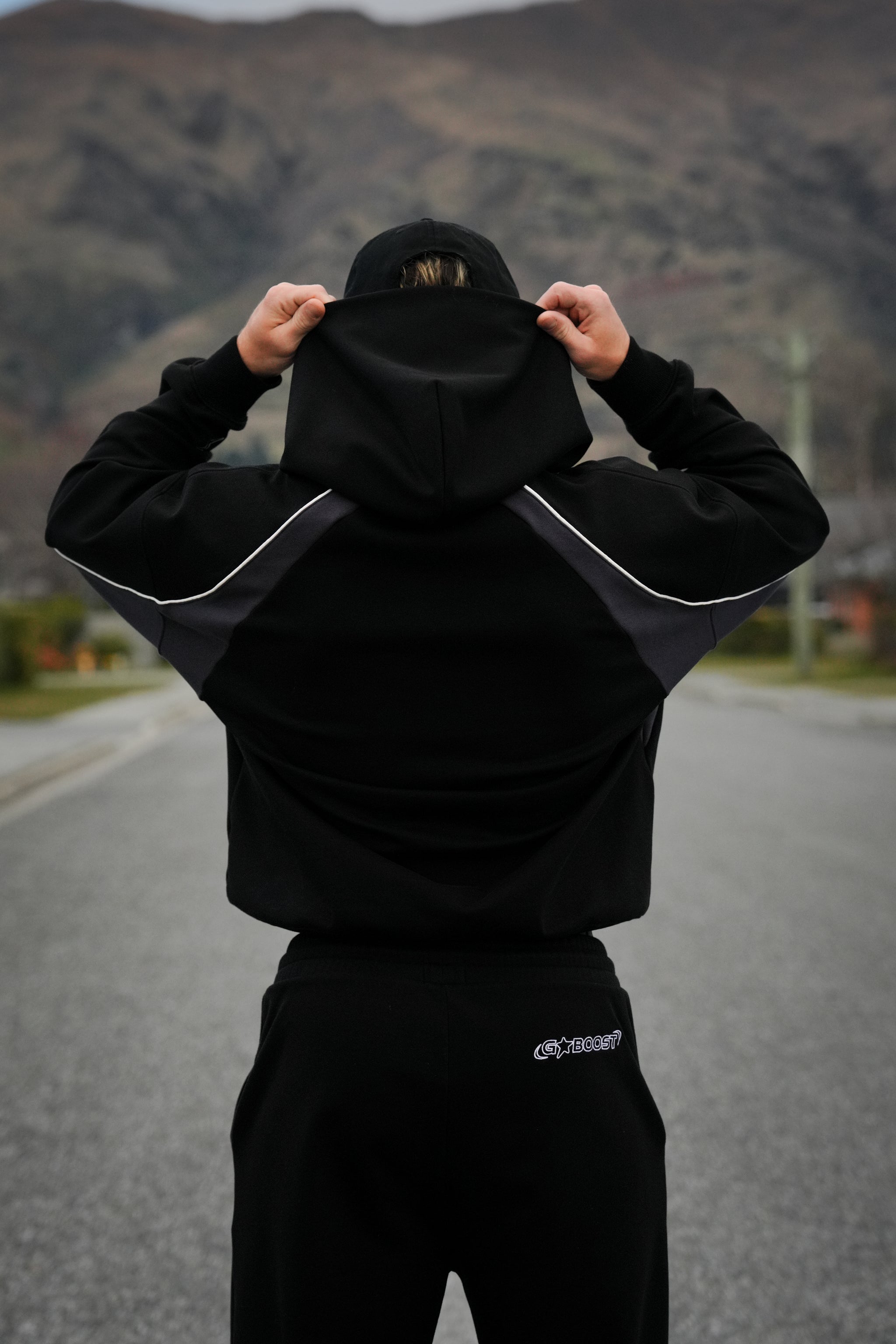 Core Line Hoodie - Black