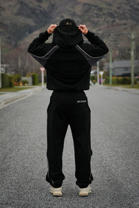 Core Line Jogger - Black