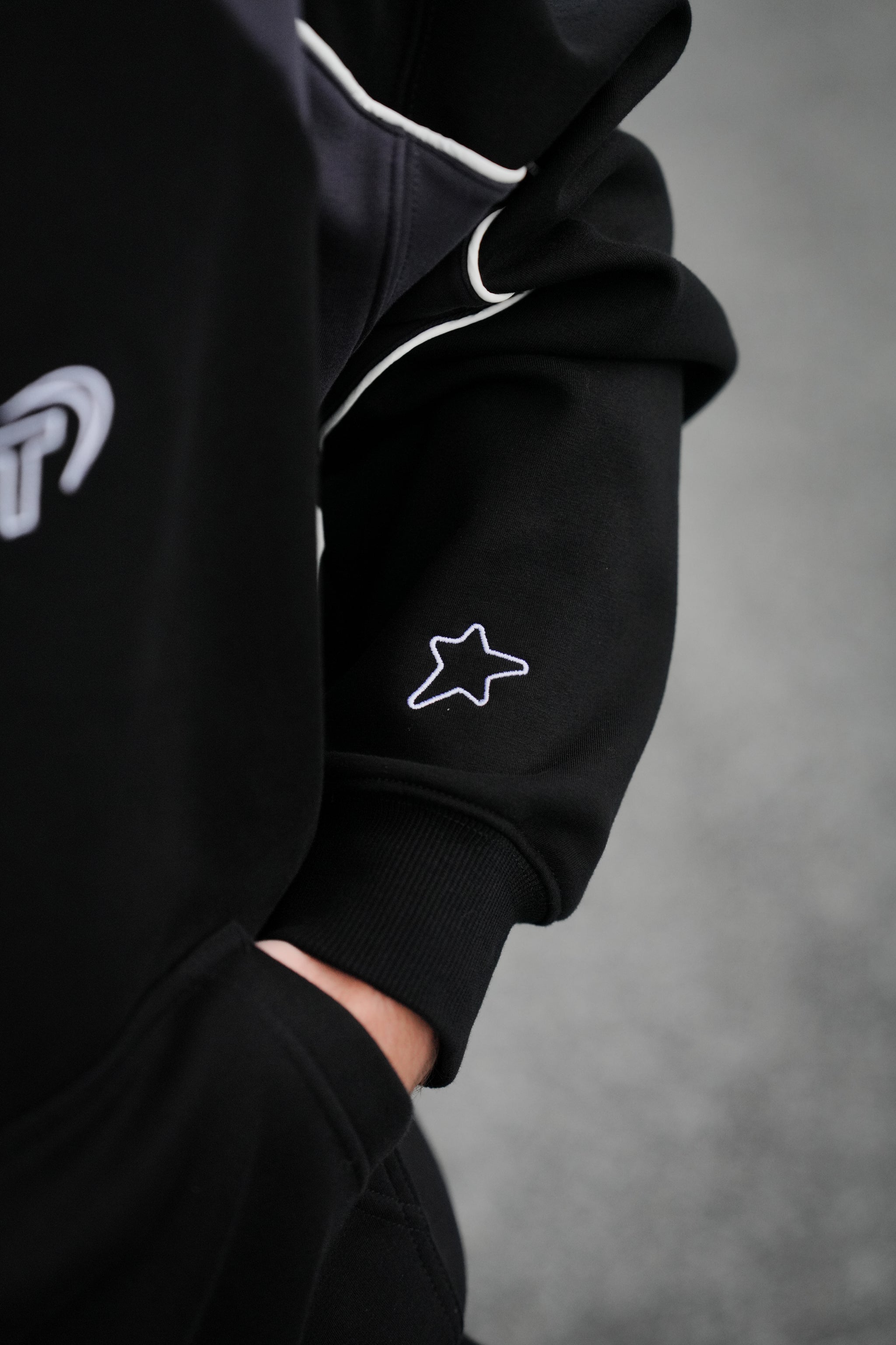 Core Line Hoodie - Black
