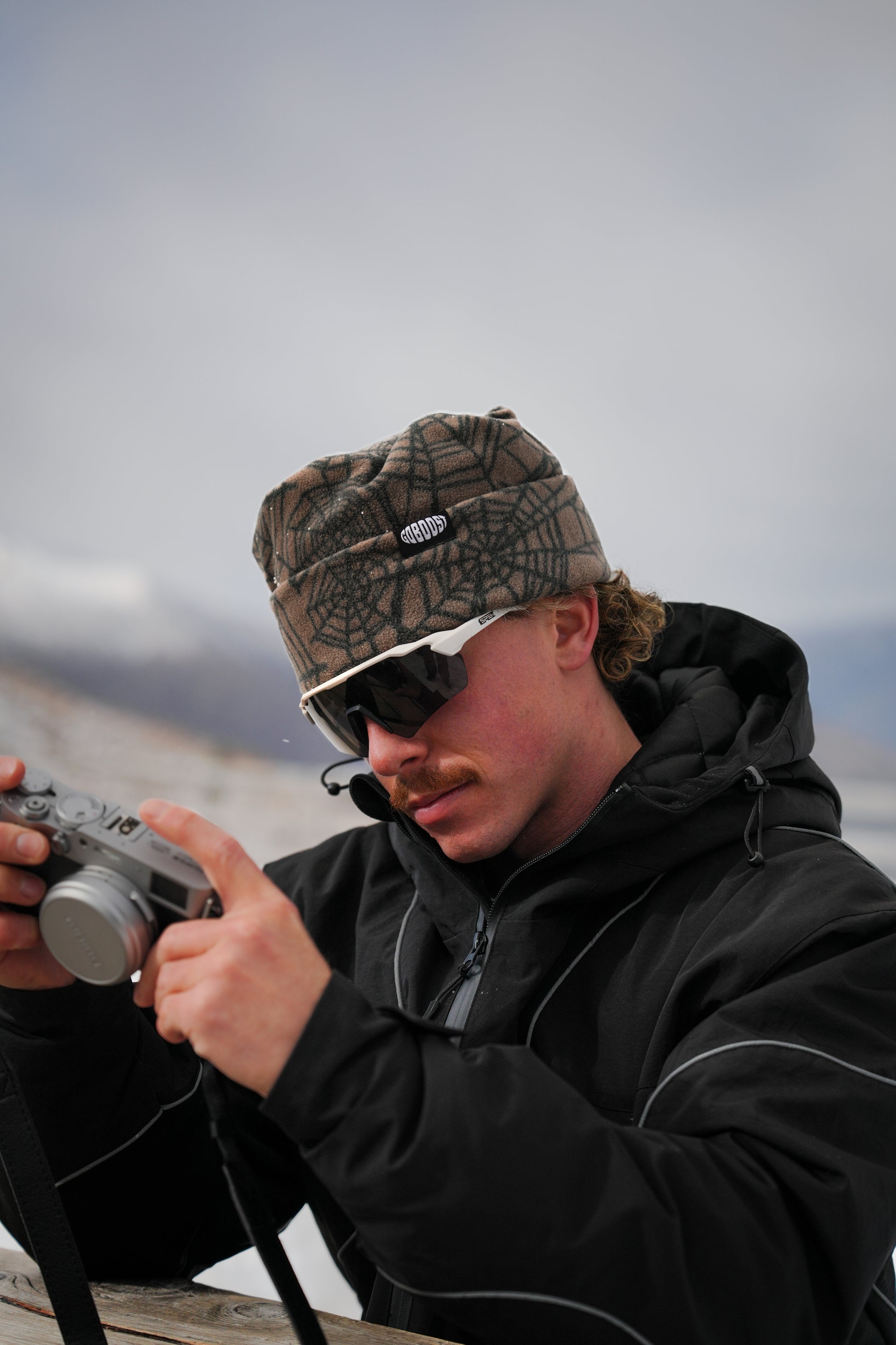 Washed Spider Web Beanie - Brown