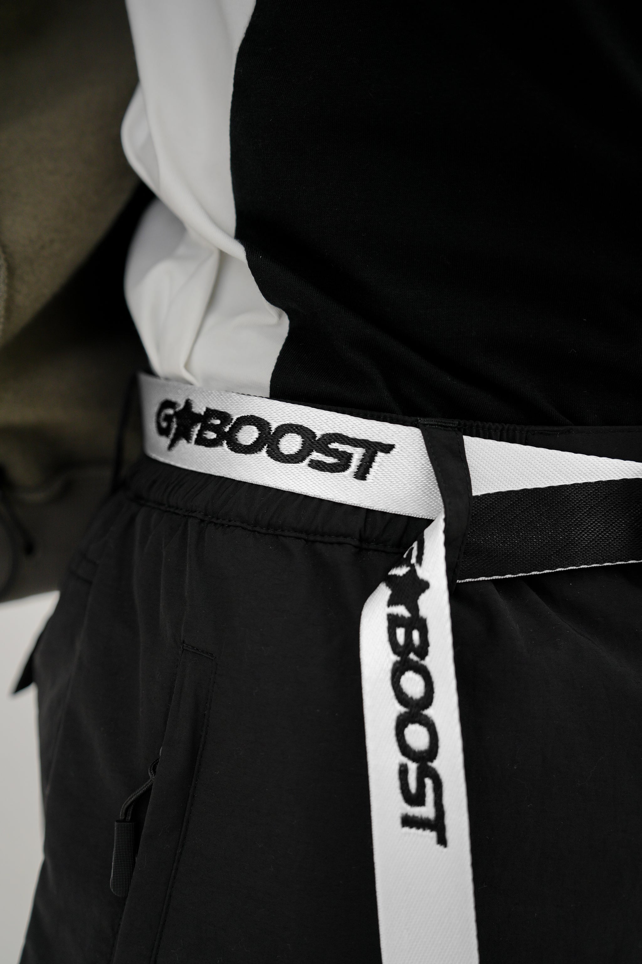 Triple Stars Magnetic Belt – Black and White