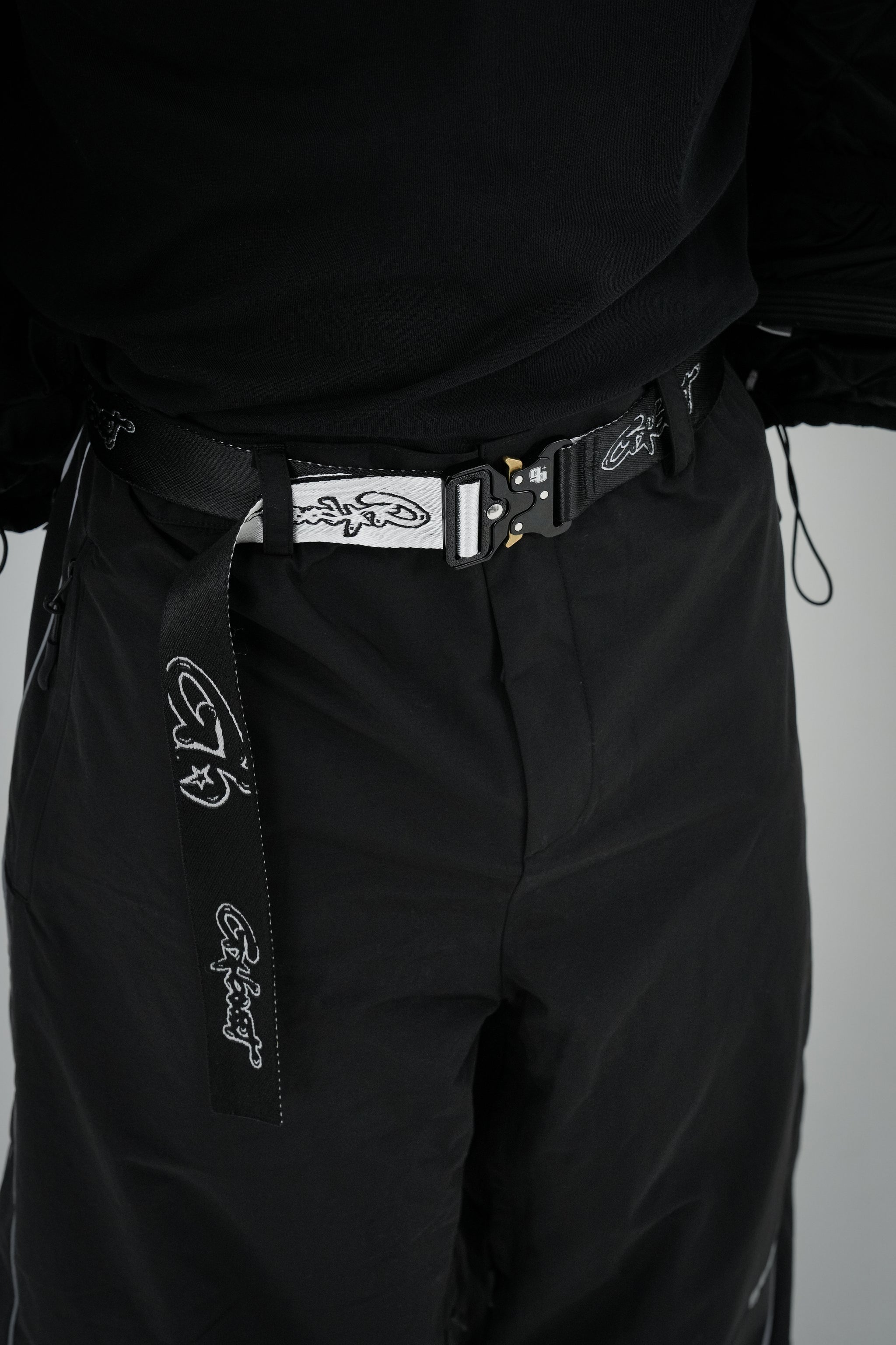 Graffiti Metal Belt - Grey