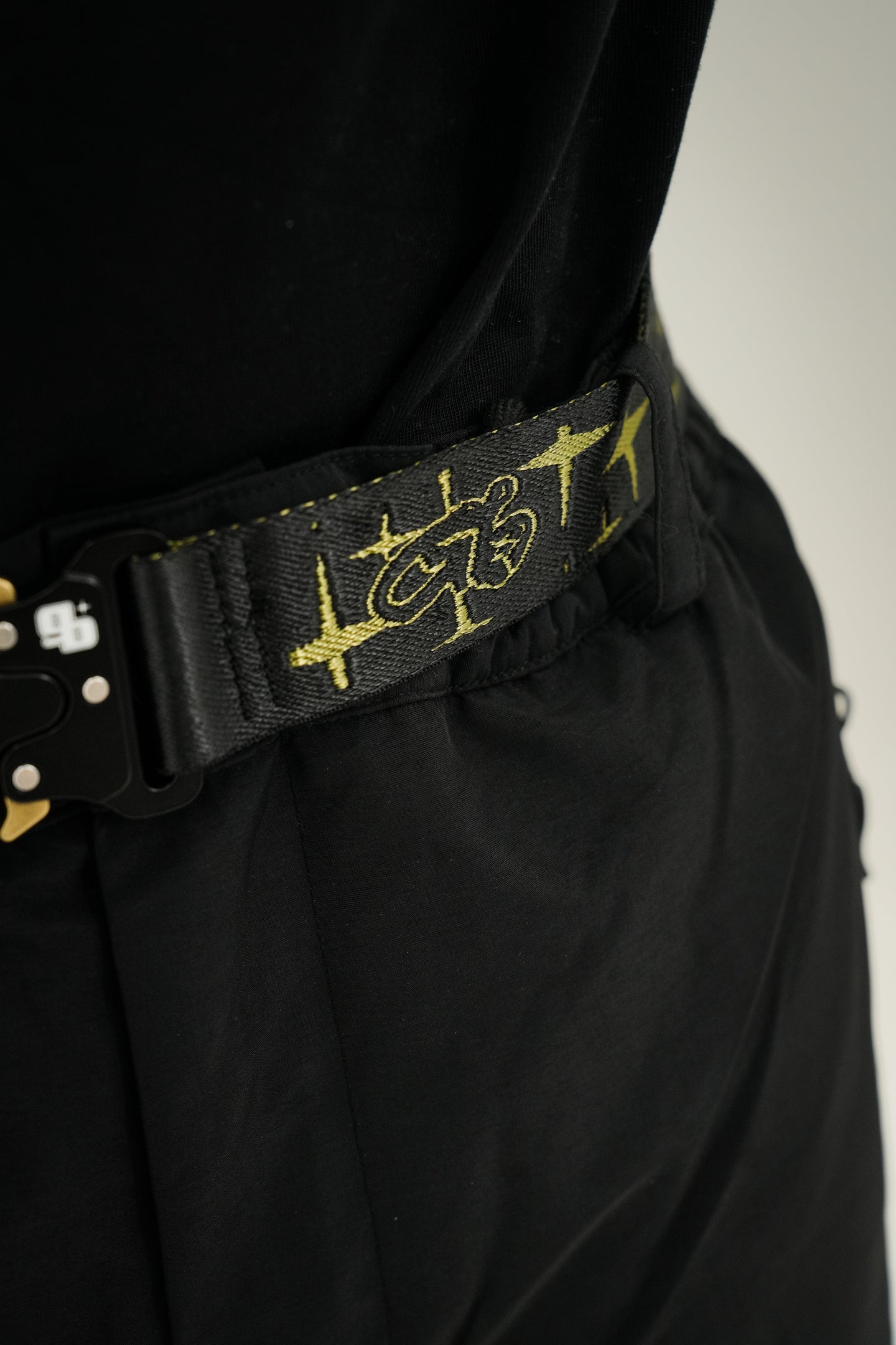 Stars Metal Belt - Olive